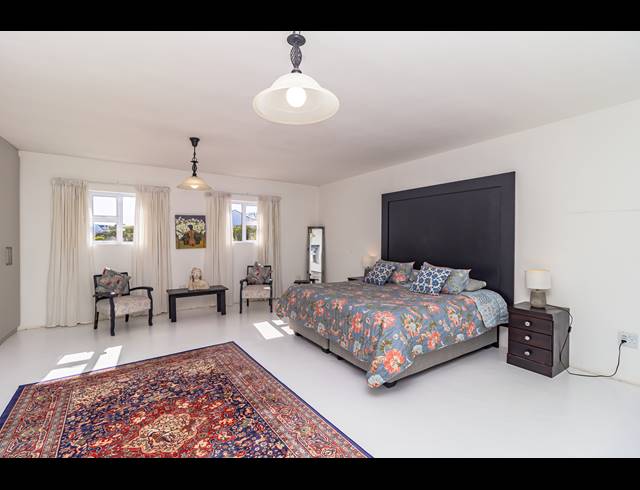 3 BEDROOM HOUSE FOR SALE IN GROTTO BAY